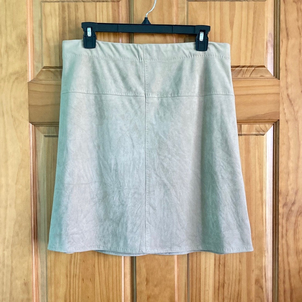 Women’s Max Studio tan suede pencil style knee length skirt with elastic waist